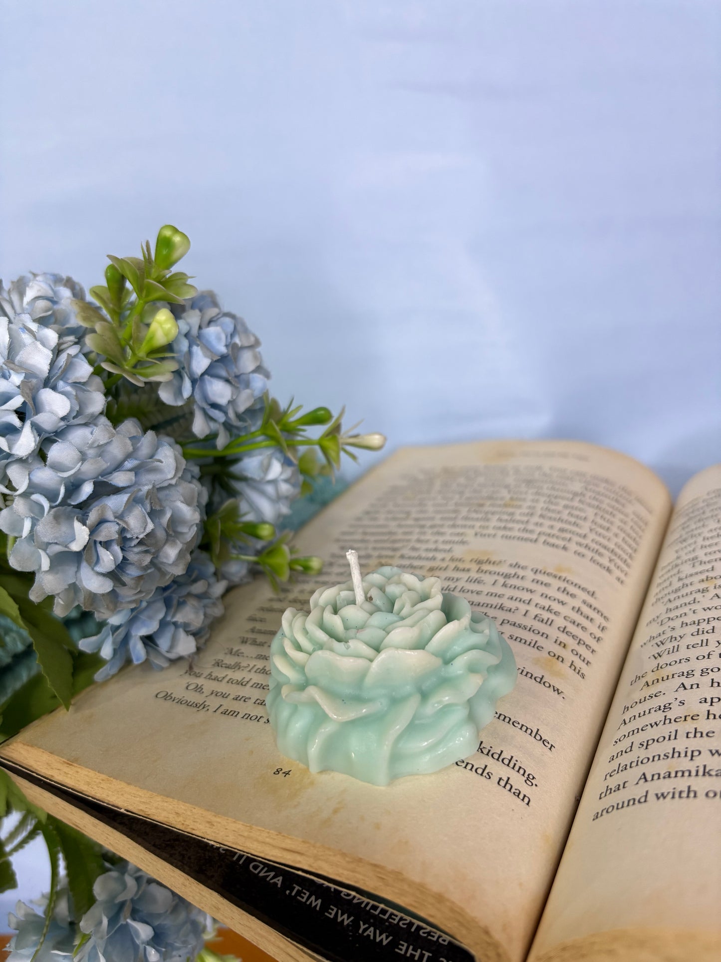Peony Blossom Candle β Elegant Fragrance in Bloom