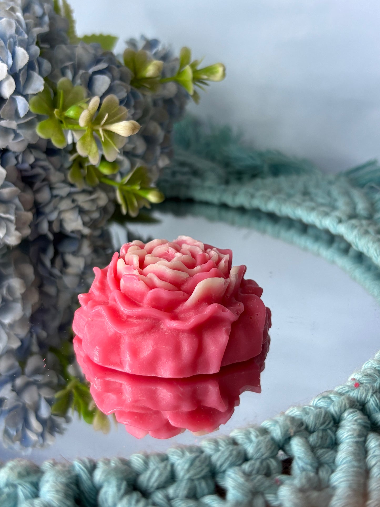 Peony Blossom Candle β Elegant Fragrance in Bloom