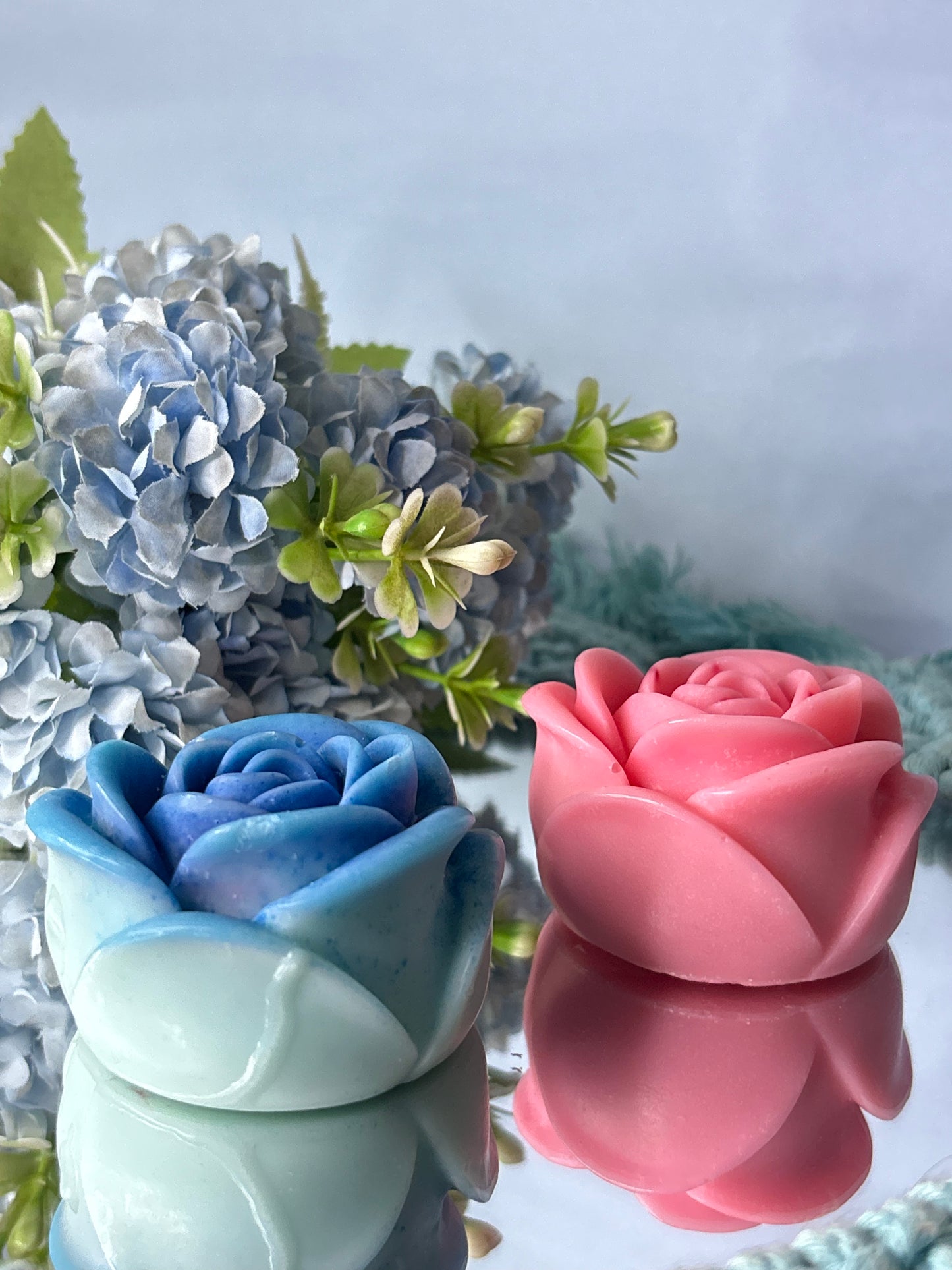 πΉ Blooming Rose Scented Candle β Handcrafted Elegance (Set Of 3)