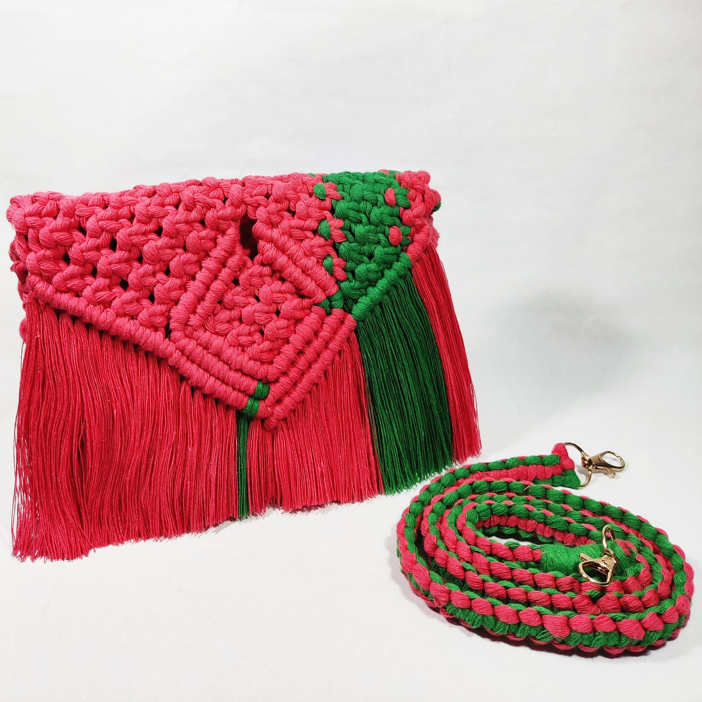 Chic & Sustainable – Macrame Sling Bag
