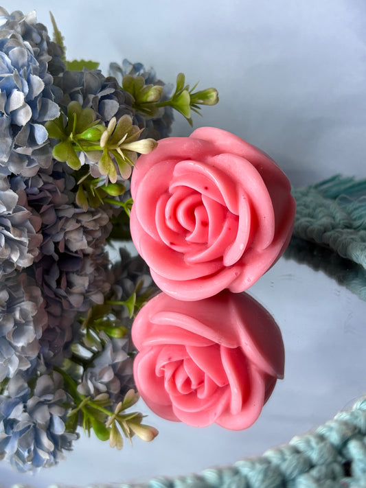 🌹 Blooming Rose Scented Candle – Handcrafted Elegance (Set Of 3)