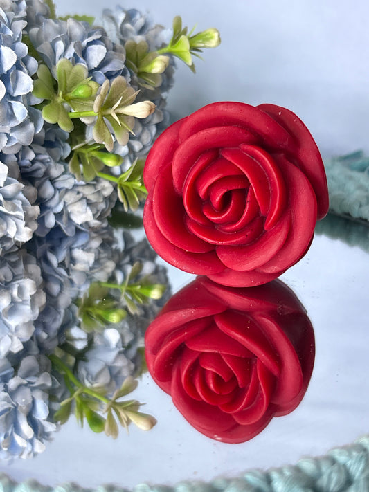 Rose Blossom Scented Candle – Romantic Glow in Every Petal 🌹