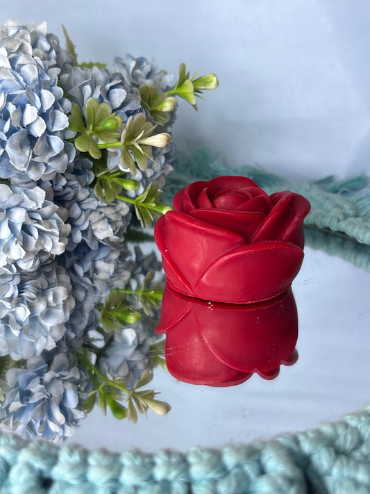 Rose Blossom Scented Candle – Romantic Glow in Every Petal 🌹